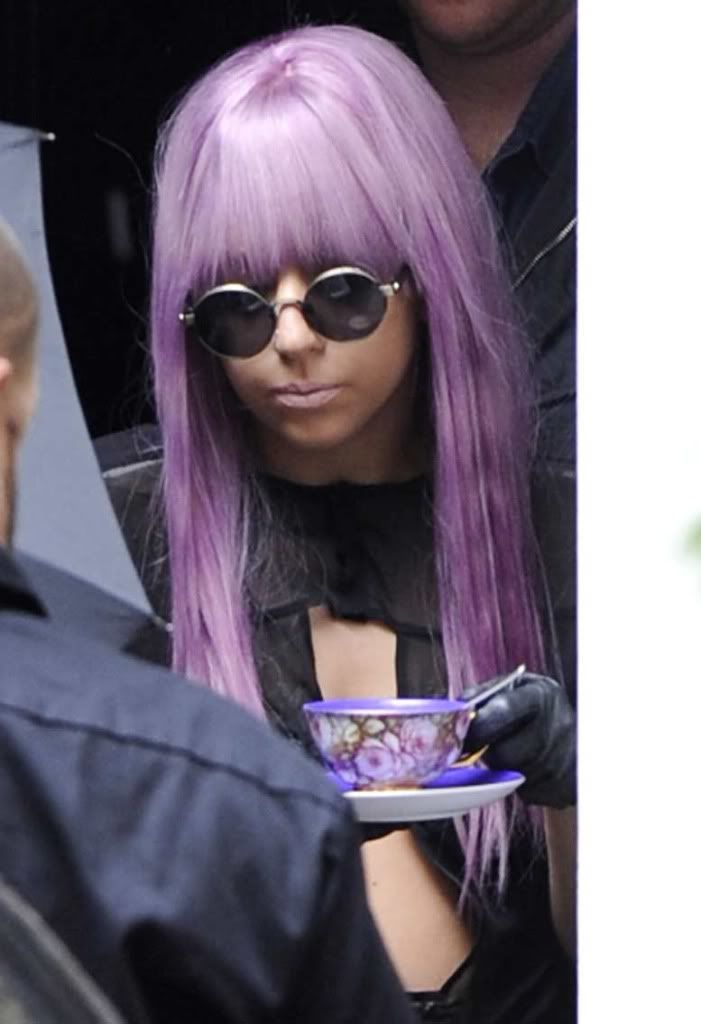 lady-gaga-tea-cup.jpg