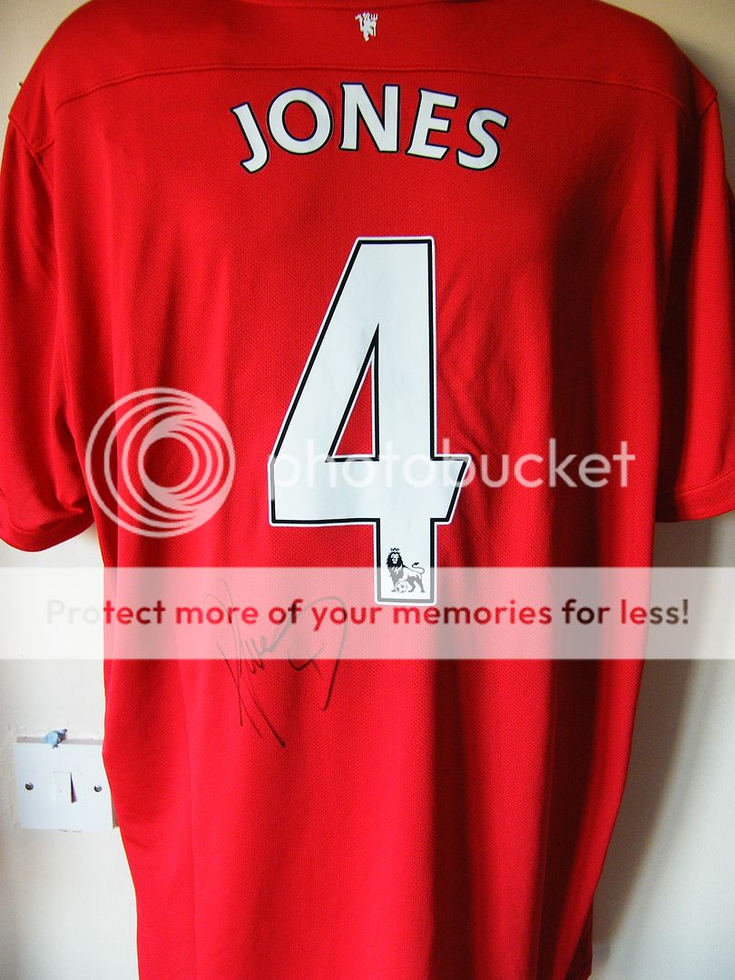 Phil Jones Hand Signed Autograph BNWT Manchester United Name 4 New Shirt COA